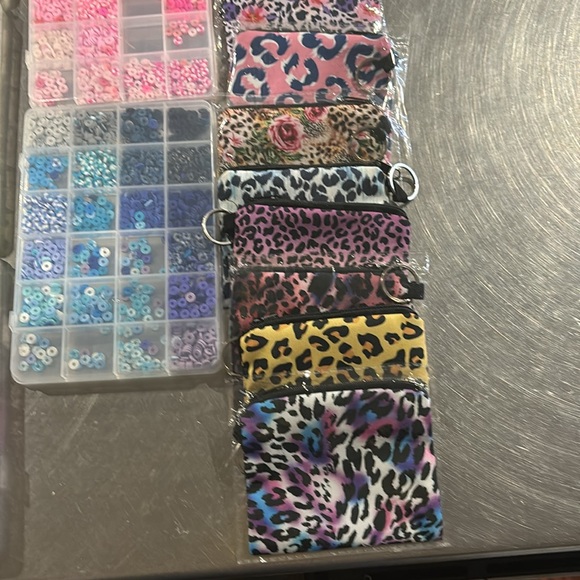 Multi bead craft bundle with keychains and little coin card, purses - Picture 2 of 7